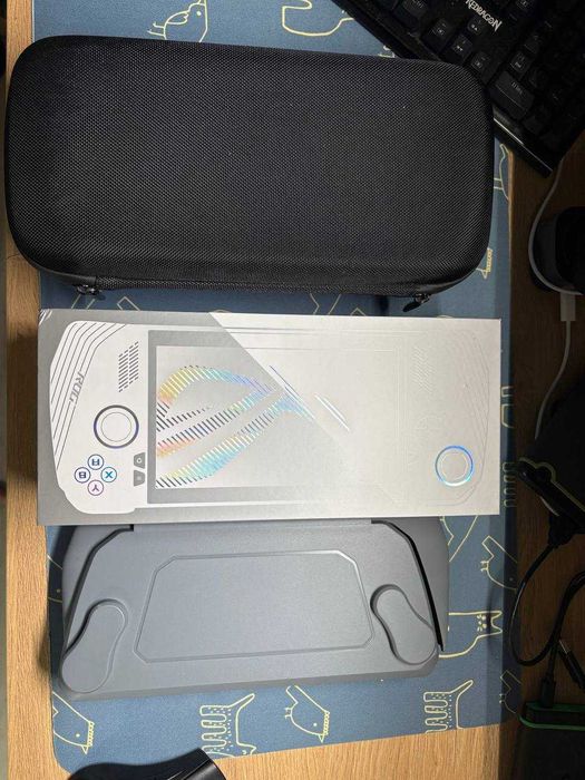 Продавам ASUS ROG Ally Z1 Extreme - 512GB