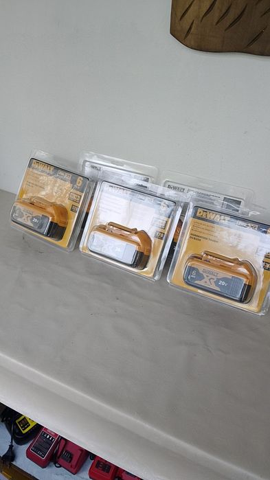 Acumulator Dewalt