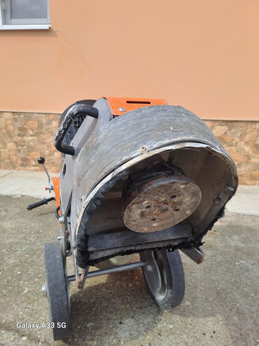Vând slefuitor husqvarna
