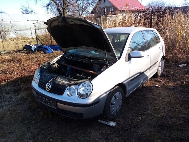 Piese Volkswagen polo 9N 1.2 benzina (motor defect)