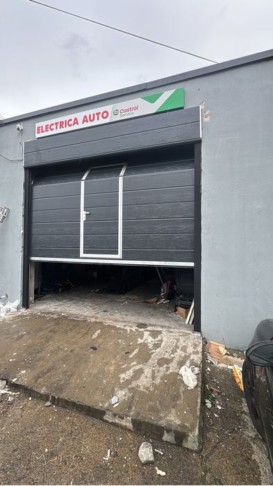 Usa garaj L4000 x H4000 cu geamuri -NOU!