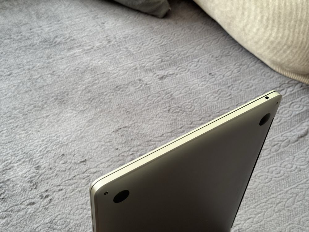 Като Нов 13.3'Macbook Pro M1/8GB Ram/256GB SSD