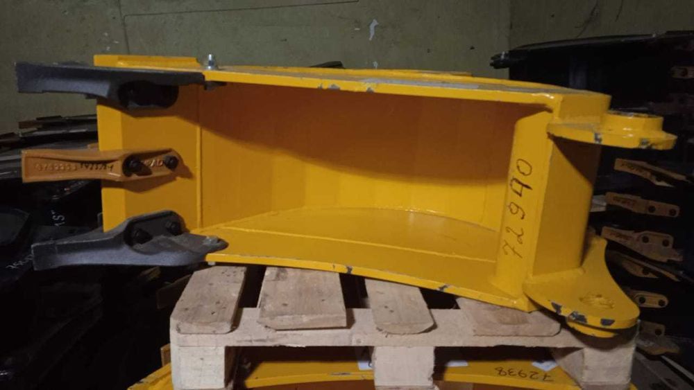 Ковш шириной 400 мм для экскаваторов-погрузчиков KOMATSU WB93,WB95.