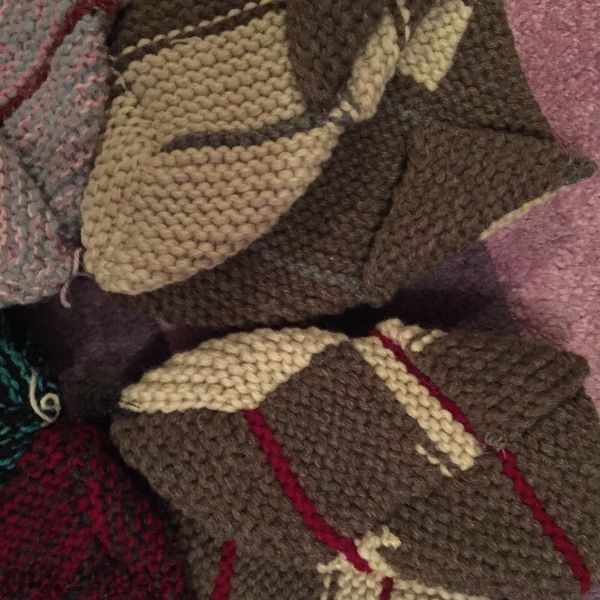 Ръчно плетени вълнени търлъци и чорапи