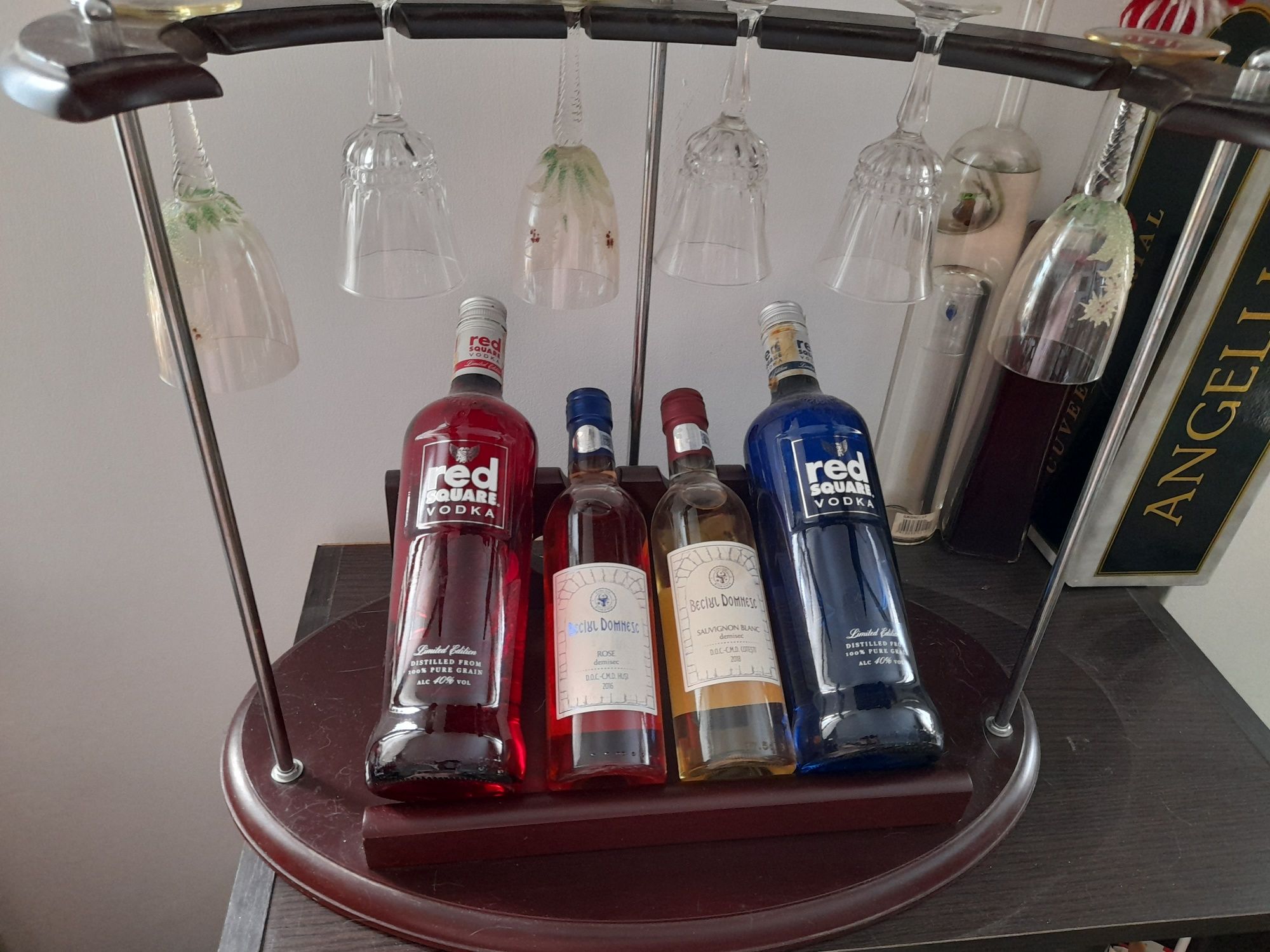 Minibar - Suport sticle si pahare pentru bar