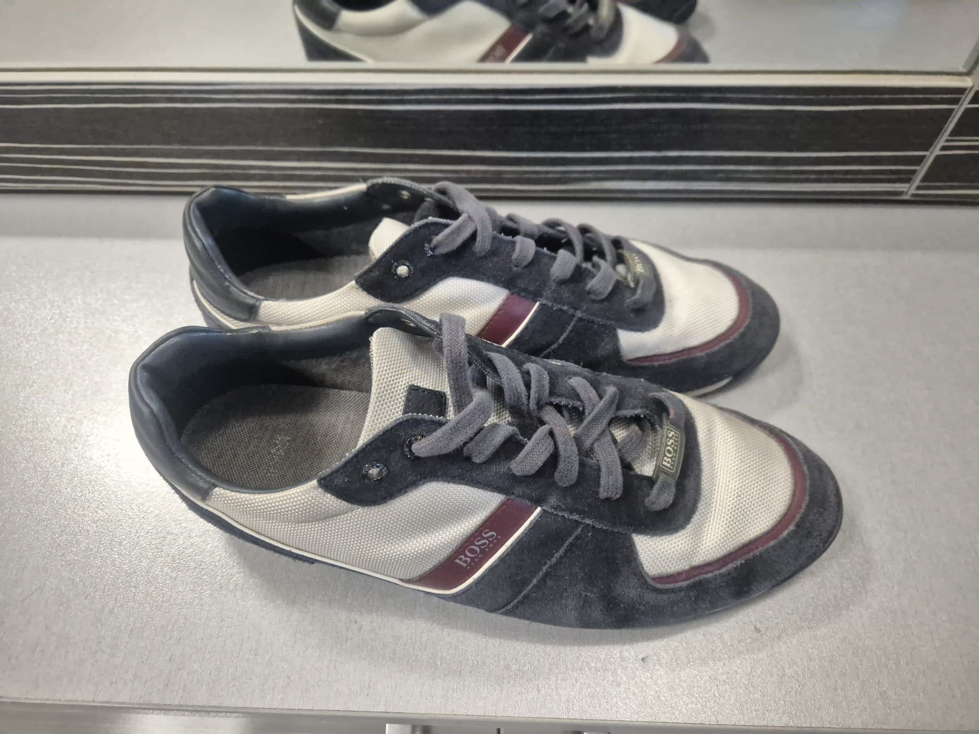Тъмно сини кецове Hugo Boss,