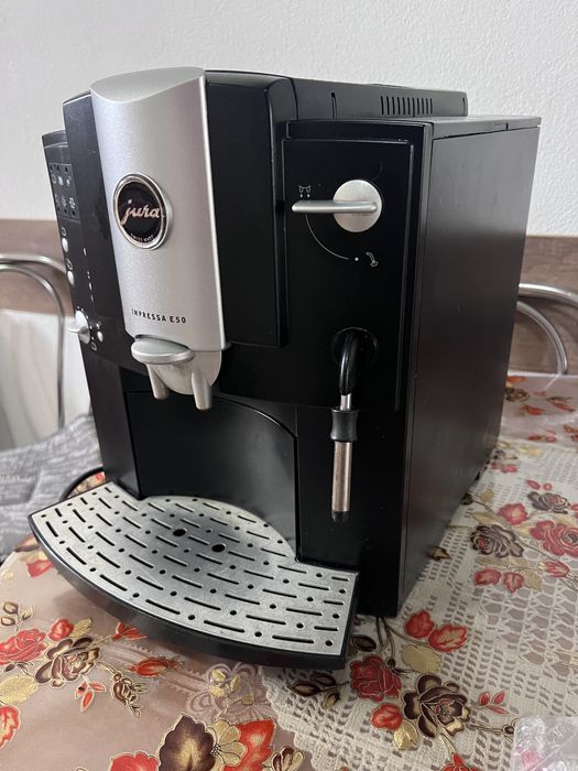 Aparat cafea boabe/macinata Jura Impressa E 60