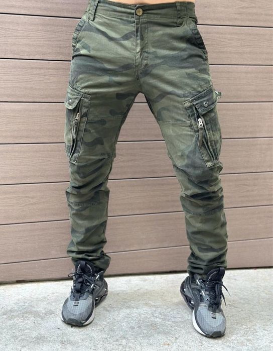 Мъжки камуфлажни панталони с карго джобове