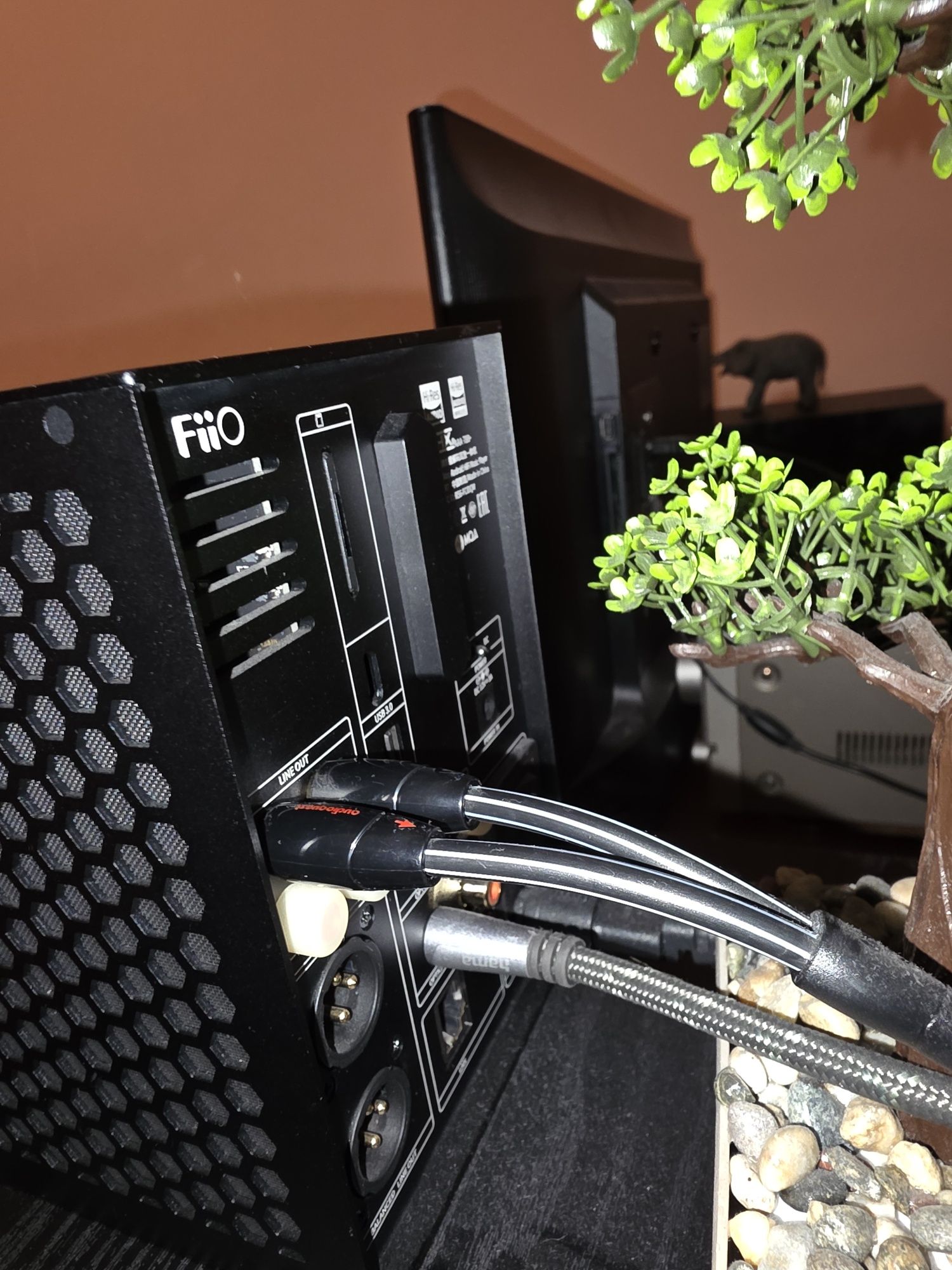 Fiio R7 All-In-One Player/DAC/AMP