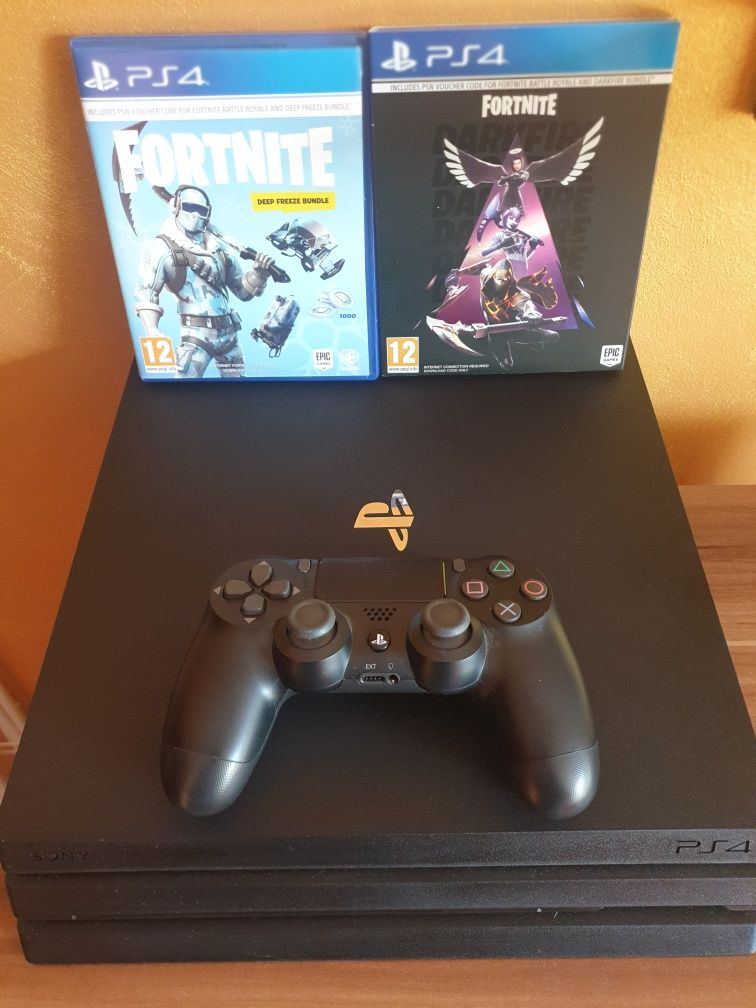 PS4 Pro 1TB + PlayStation 30 игри