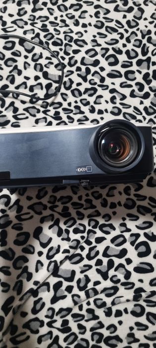 Videoproiector Mitsubishi xl 550 u