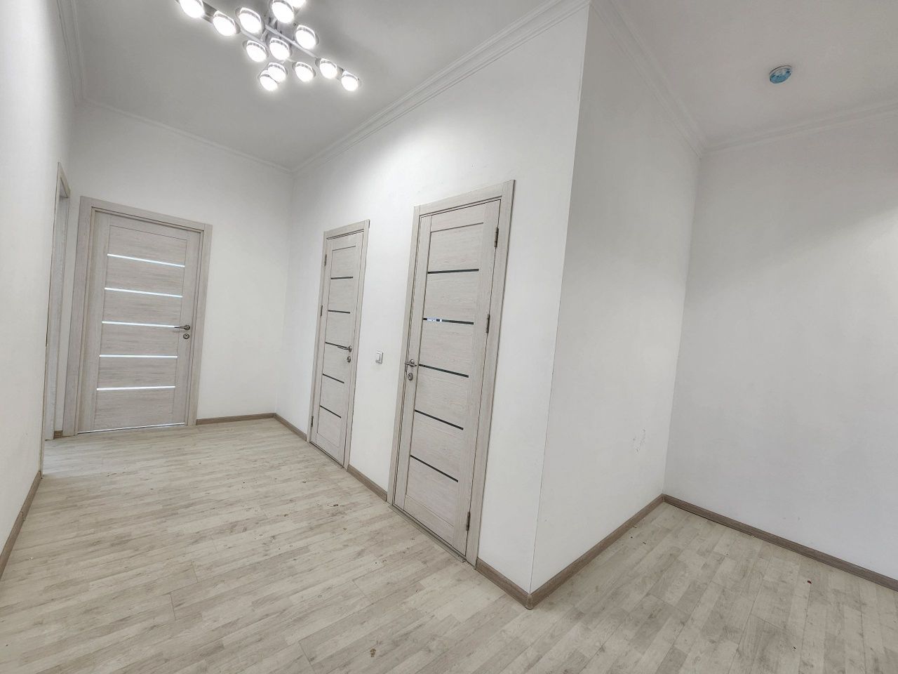 .Новостройка 2хона 60м2 АРЗОН 52.000$ разделка 9чи этаж Янгидархон 2кв