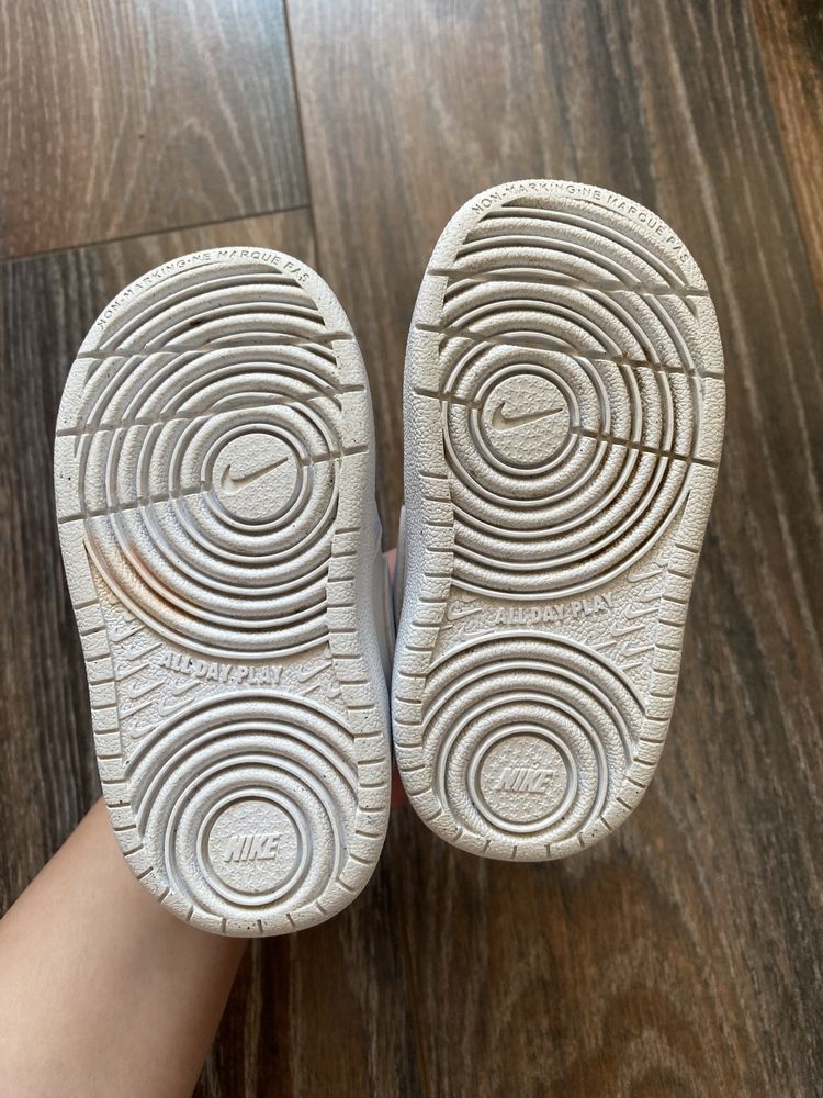 Nike court borough обувки