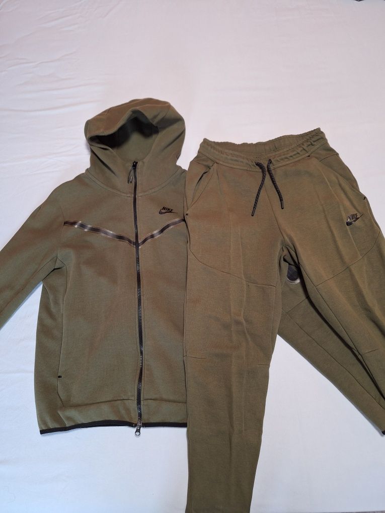 Nike Tech Fleece