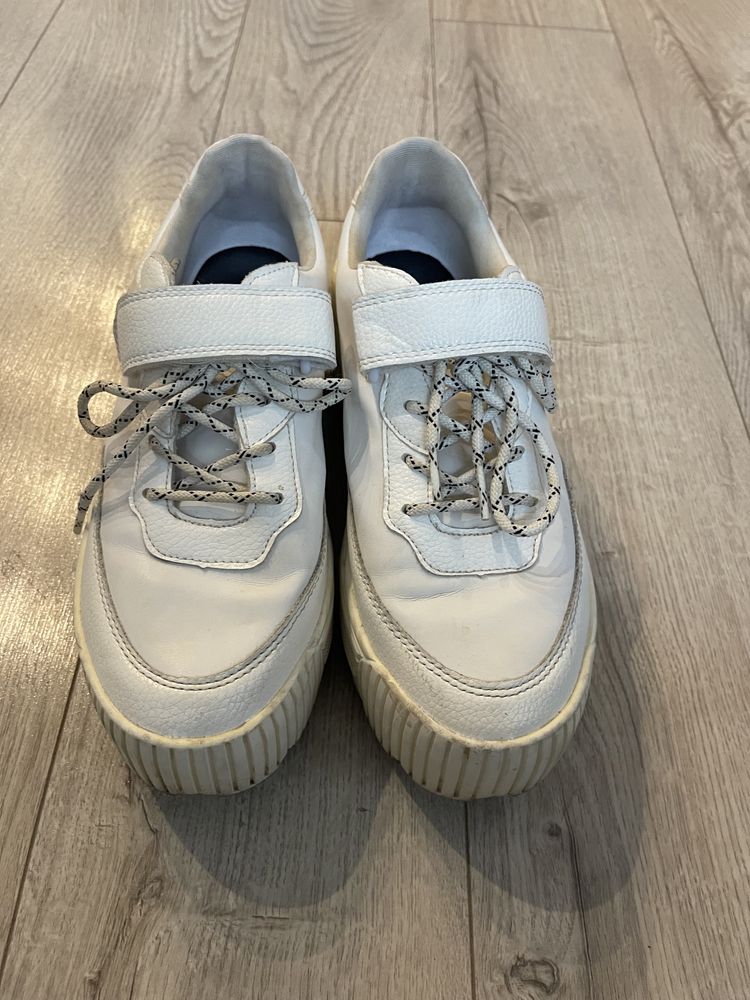 Sneakers Bershka măr 37