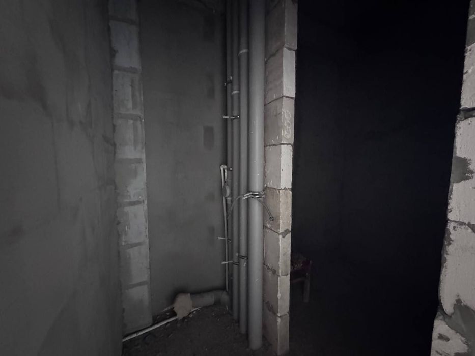 3 xonali karobka kvartira sotiladi