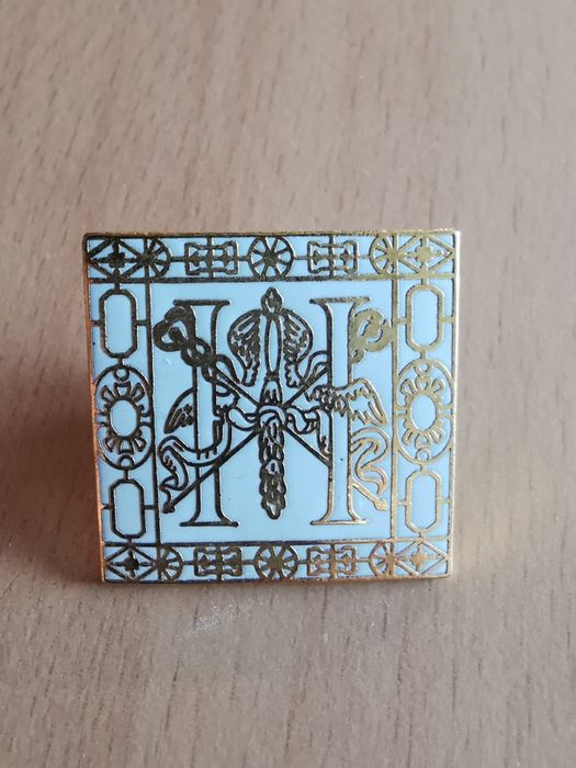 Колекционерска значка дизайн 1957г. Жан Кокто “Колелото се върти”рядка