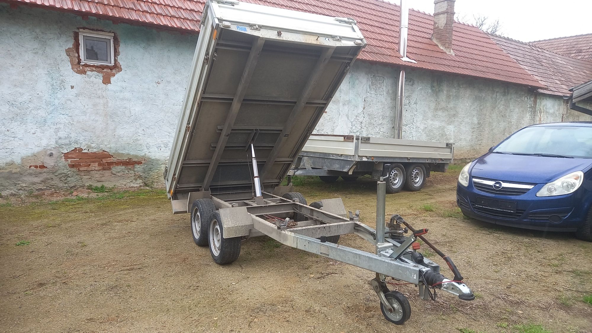 Remorca 1200kg platforma cu grilaj metalic