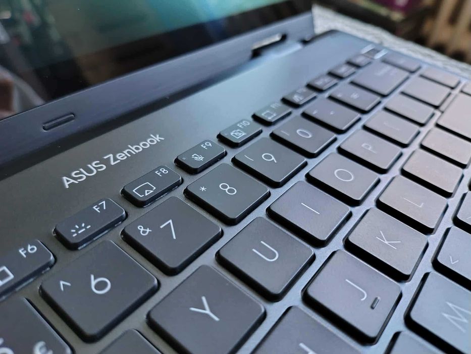 Asus ZenBook 14 Flip OLED 14" 2.8K, Intel i5-1135G7, 8GB RAM SSD 512GB