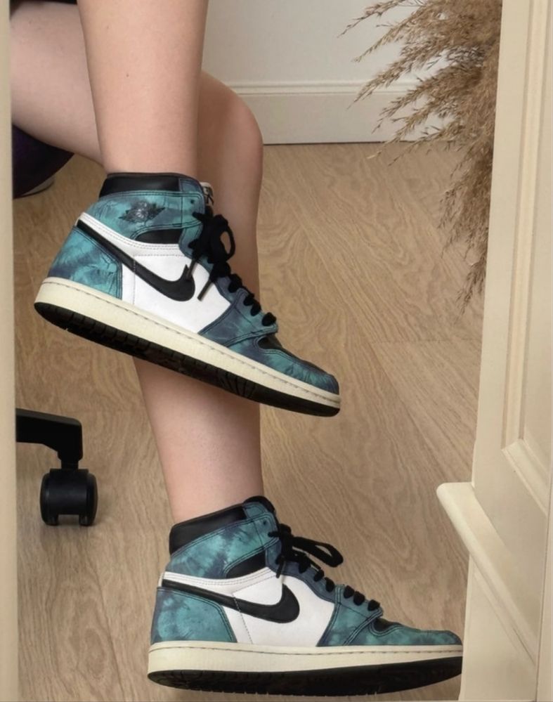 Air Jordan 1 High “Tie-Dye”