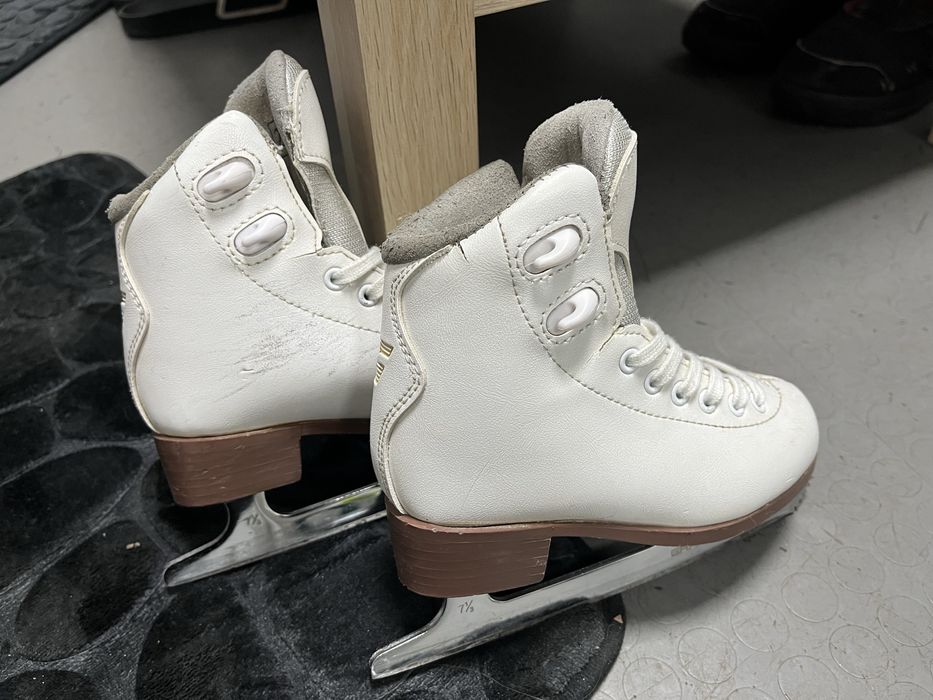 Кънки за фигурно пързаляне Graf 29 номер