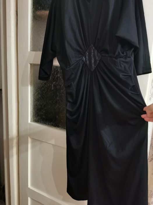Vând rochie neagra