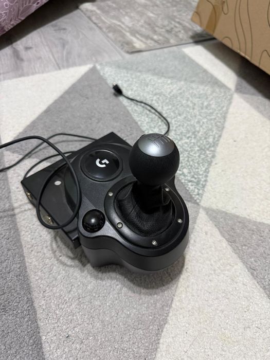 Volan,schimbator viteze,pedale,suport