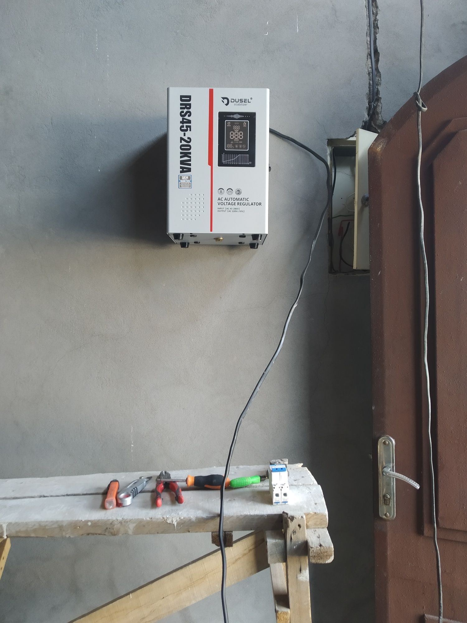 Elektrika xizmati 24/7 mantaj ustanofka stablizator oʻrnatish