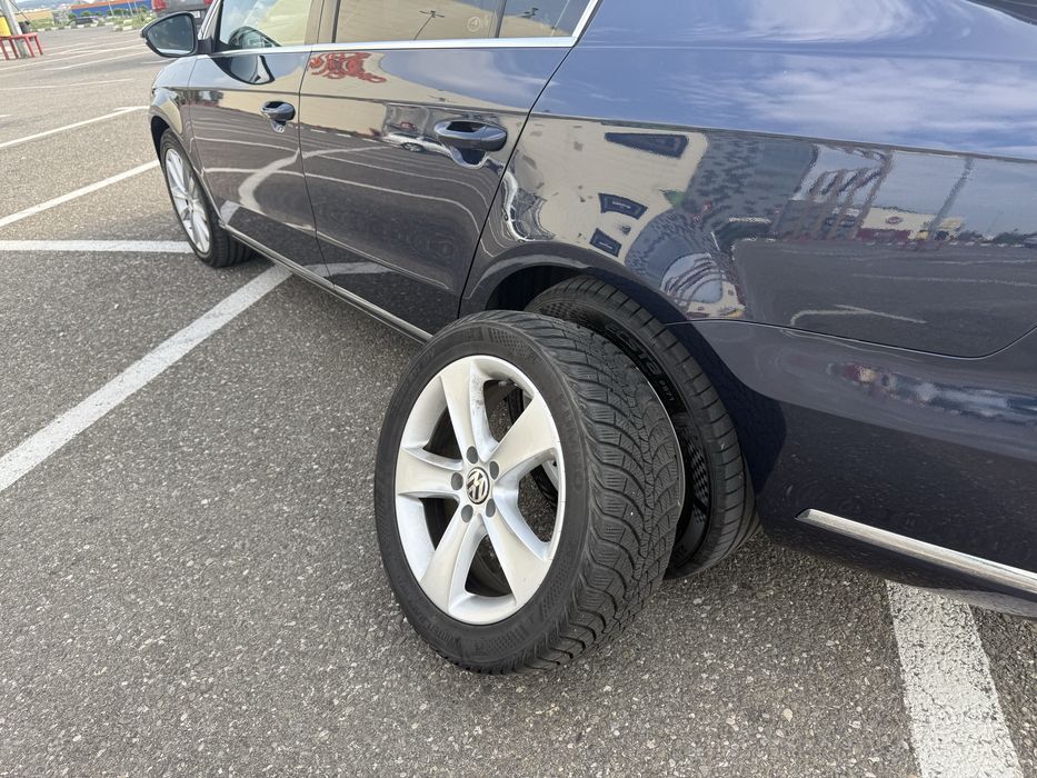 VW Passat Highline 4Motion 2.0 TDI - Intretinut, dotari premium