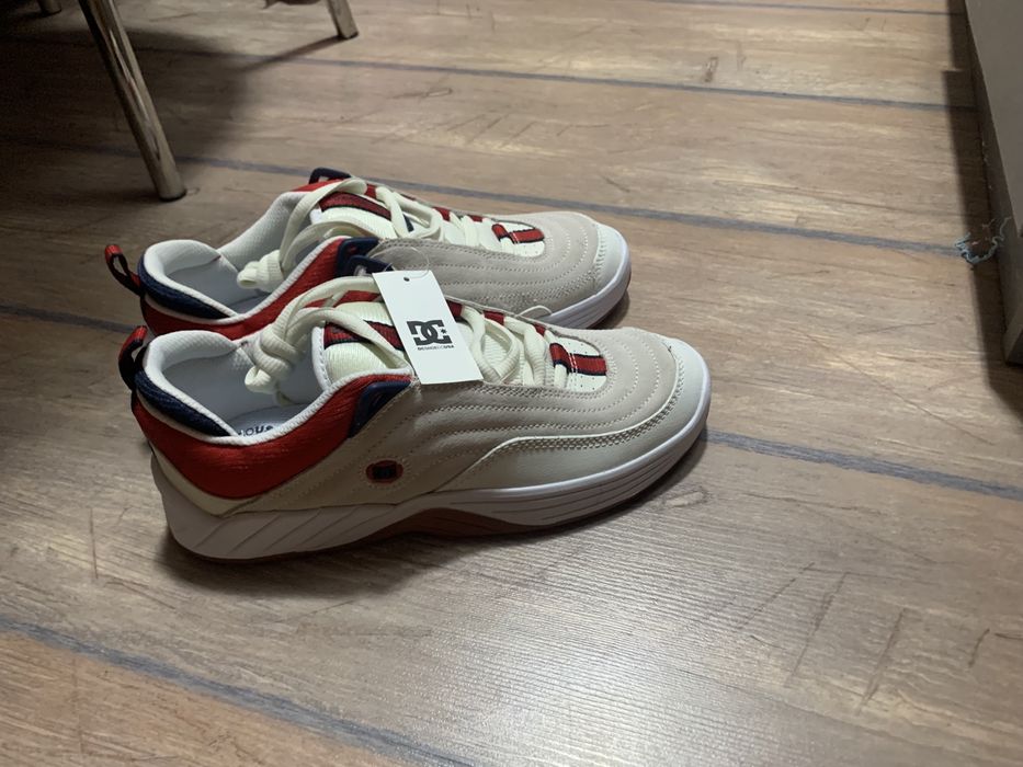 Pantofi sport DC din piele, noi cu eticheta