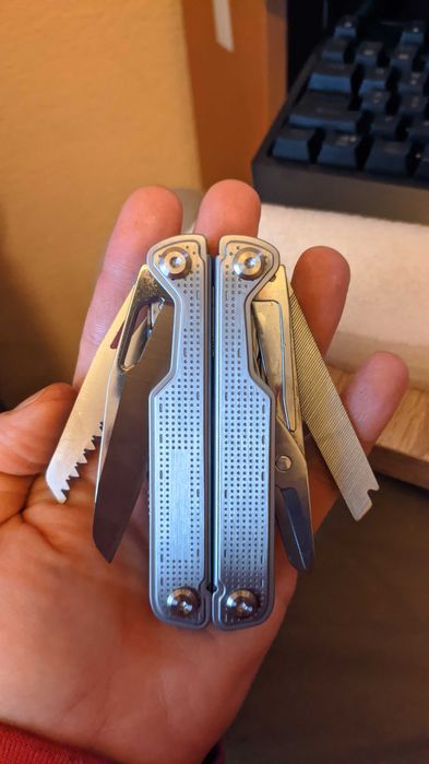 Мултитул клещи чисто нови