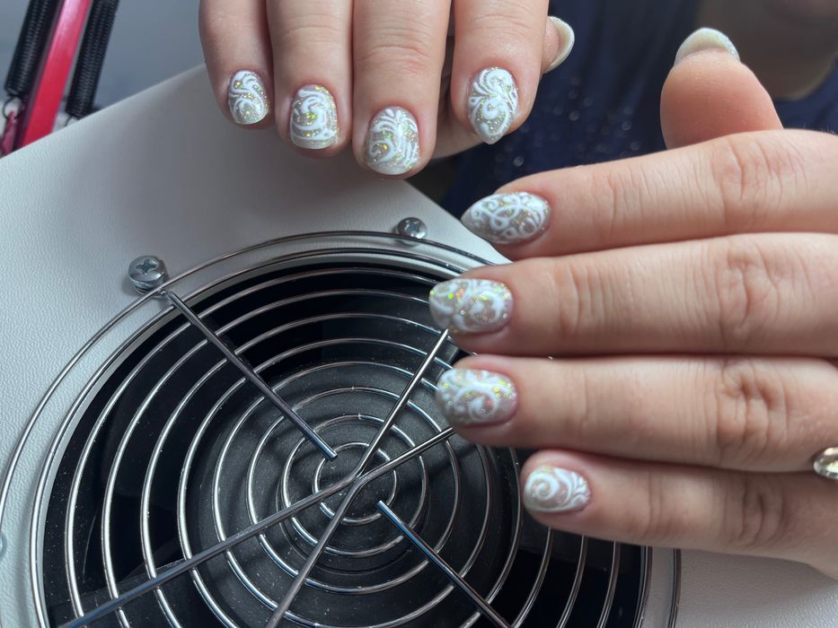 Маникюр, наращивание ногтей