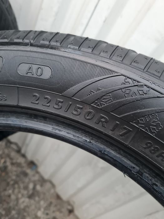2 Anvelope de iarna*225/50R17 *Dunlop*LICHIDARE STOC*50 Lei Buc*