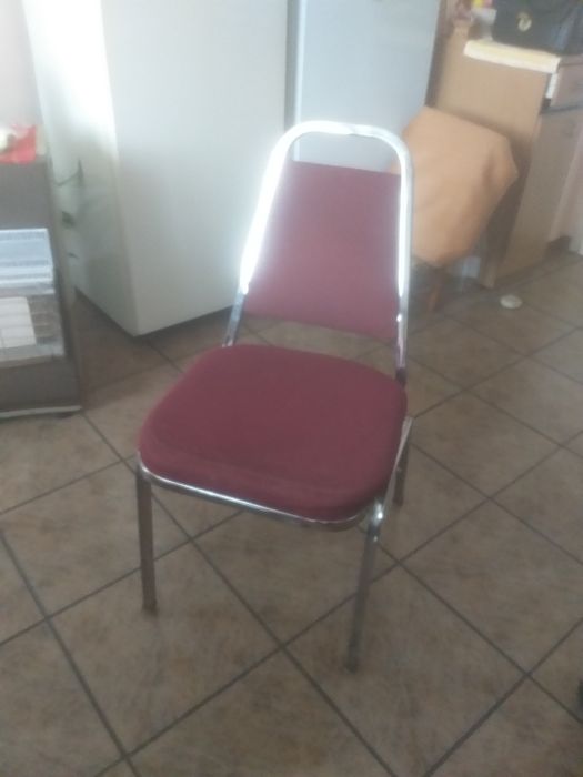 Трапезни столове