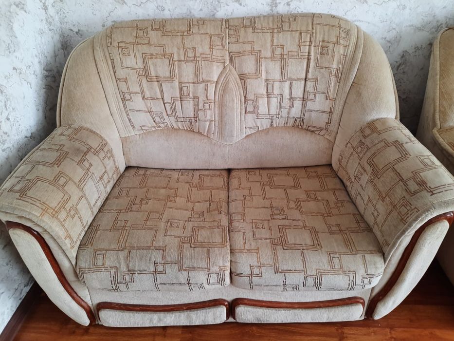 Продам двухместный диван