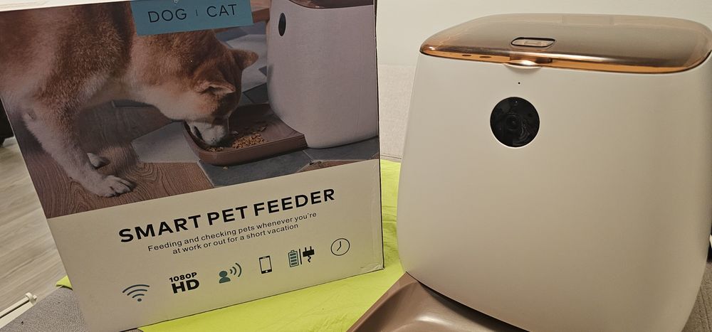 Hrănitor automat pentru câini si pisici cu VIDEO WIFI