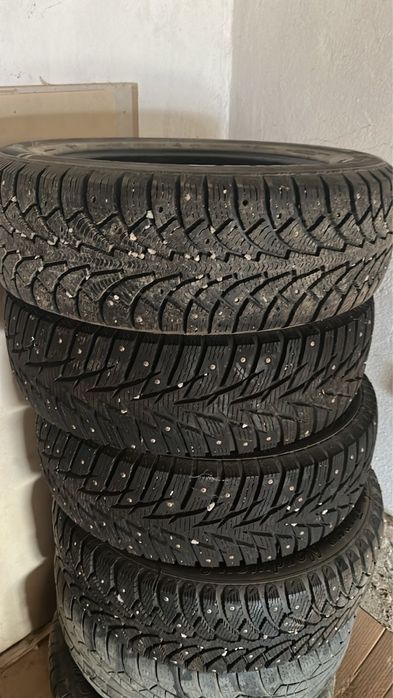 Продам шипованные шины