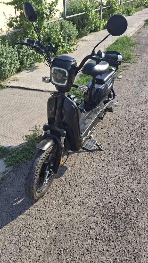 Skuter drongo 48 W 20A sotiladi