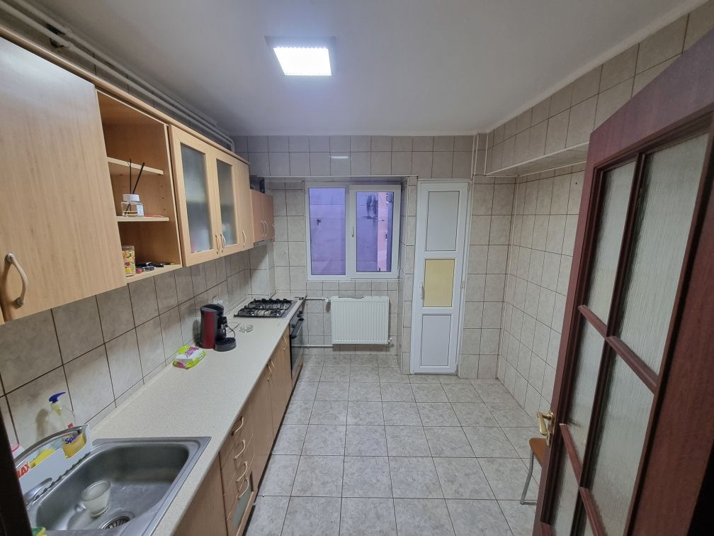 Apartament 3 camere Drumul Taberei / Valea Ialomiței decomandat