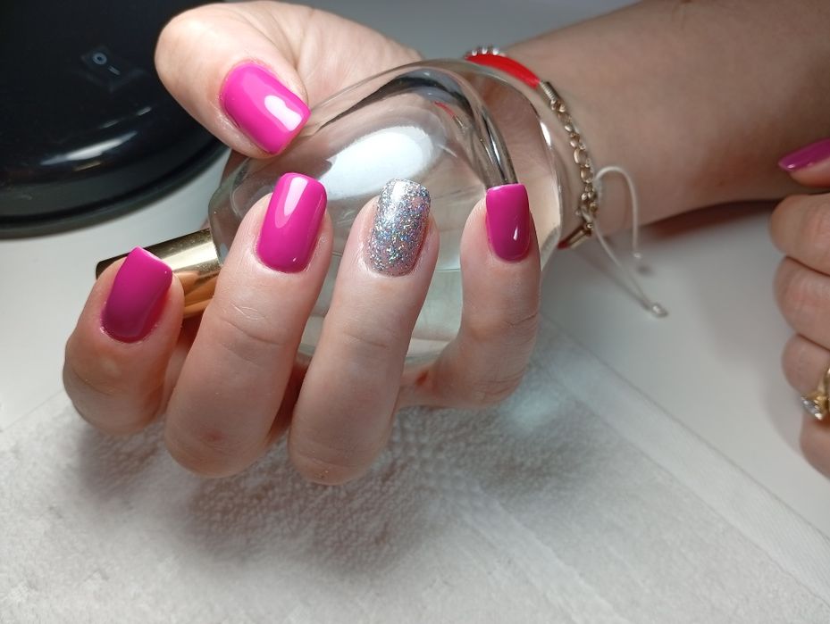 Unghii semipermanente