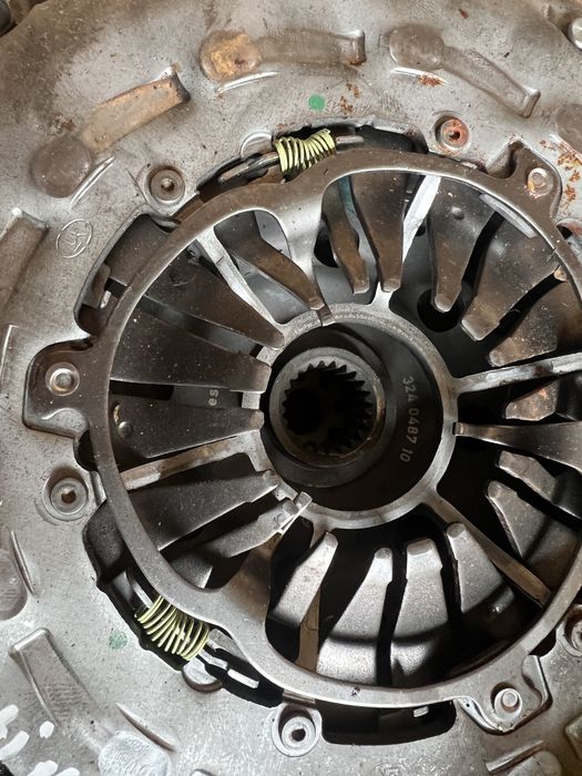 Volanta cu ambreiaj noua 2.0 crdi hyundai tucson 4x4 6 trepte euro 4