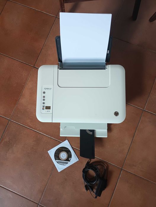 Imprimantă - complet funcțională, necesită cartușe de cerneală noi