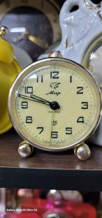Часы будильники СССР