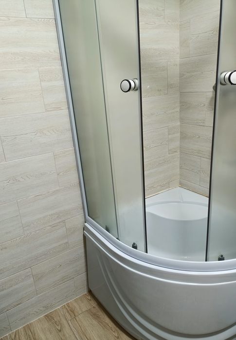 Vând cabina de dus ca noua!