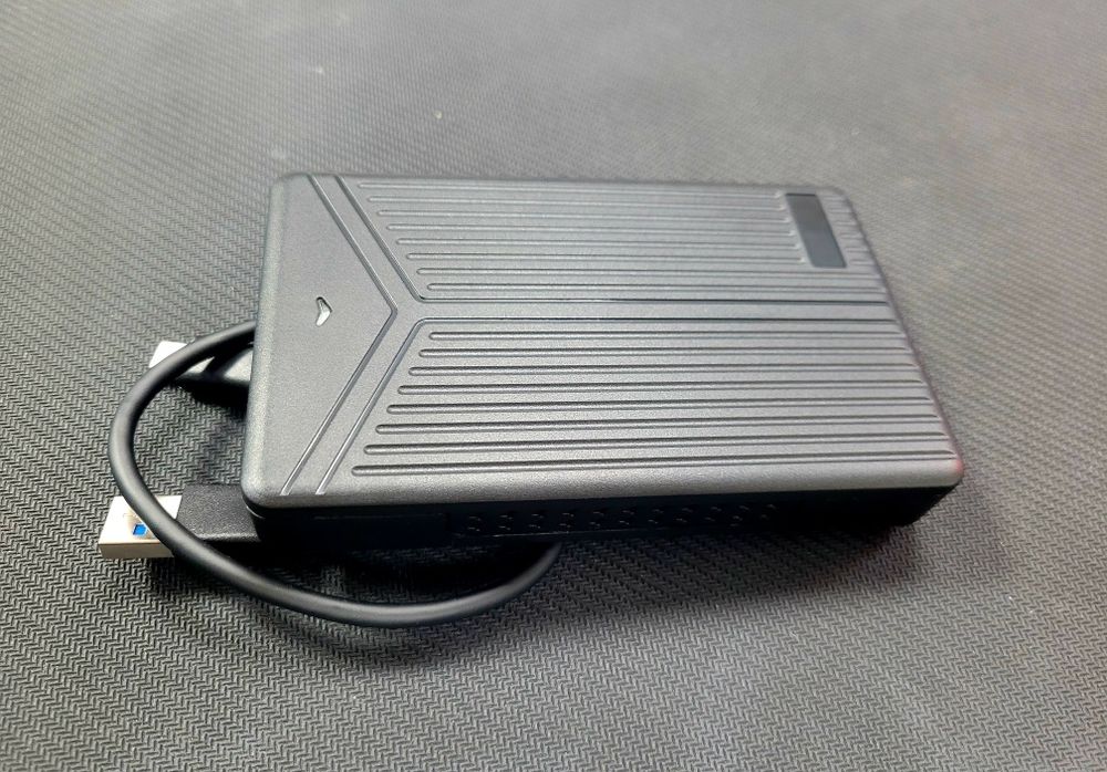 Продаю два внешних жёстких диска в отличном состоянии.