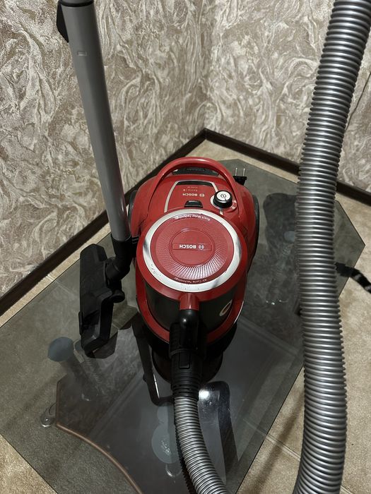 Пылесос в отличном состоянии Bosch