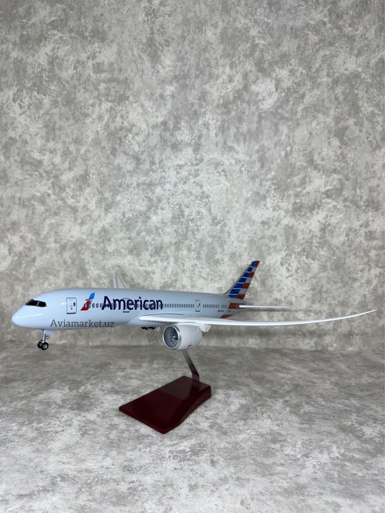 Самолет модель (Boeing-787-8 Dream Liner American) с Led подсветкой