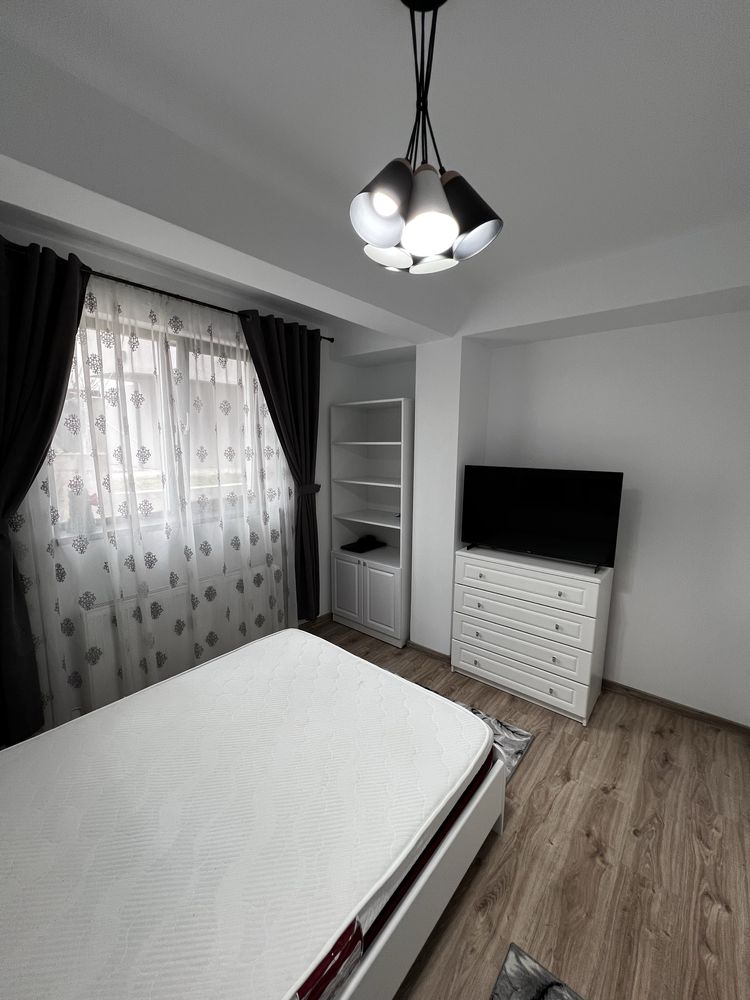 Apartament 60mp, balcon inchis