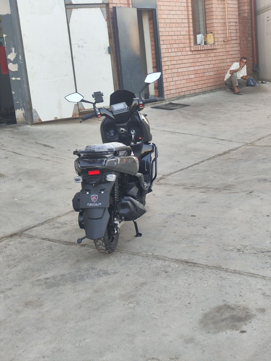 Sukuter tank 150kb