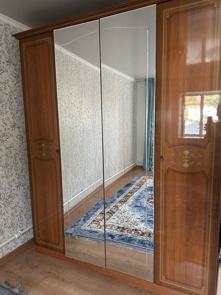 Шкаф шатура в идеальном состоянии